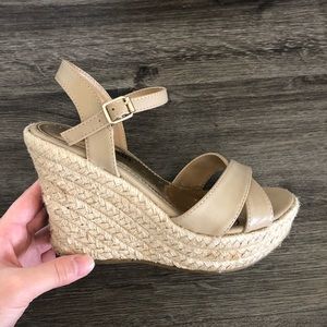 $ negotiable Cathy Jean Wedges